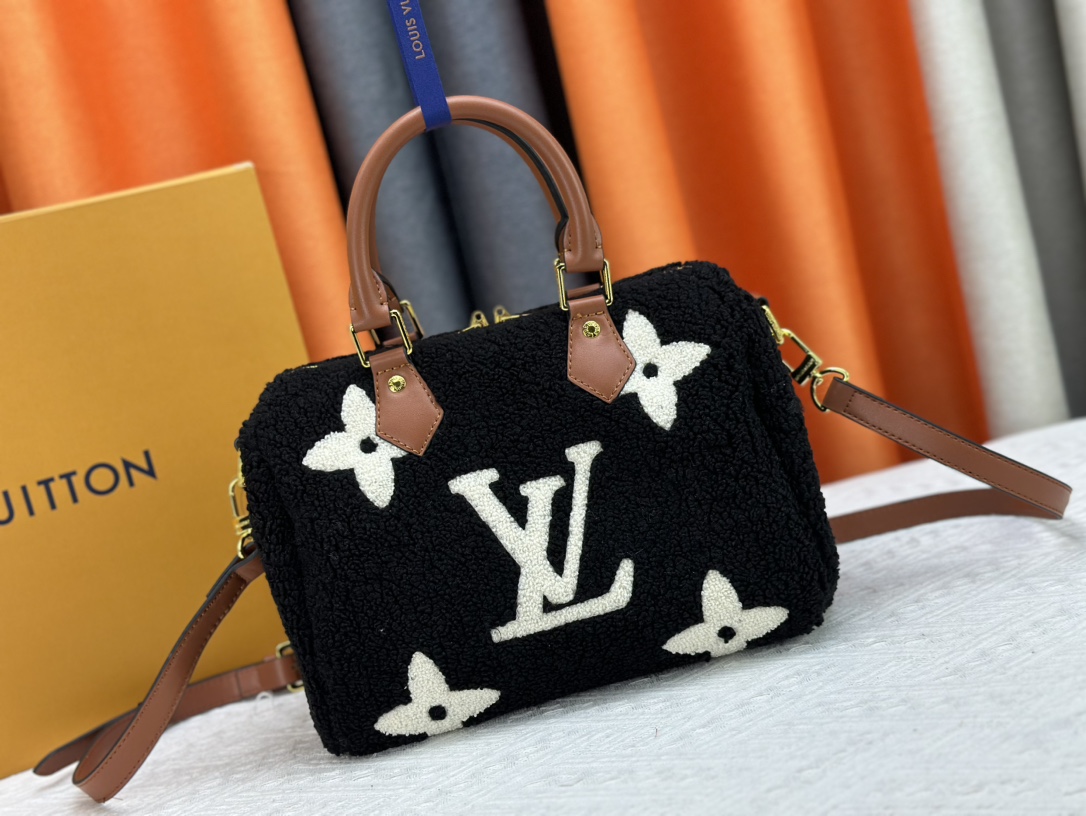 LV bag 618